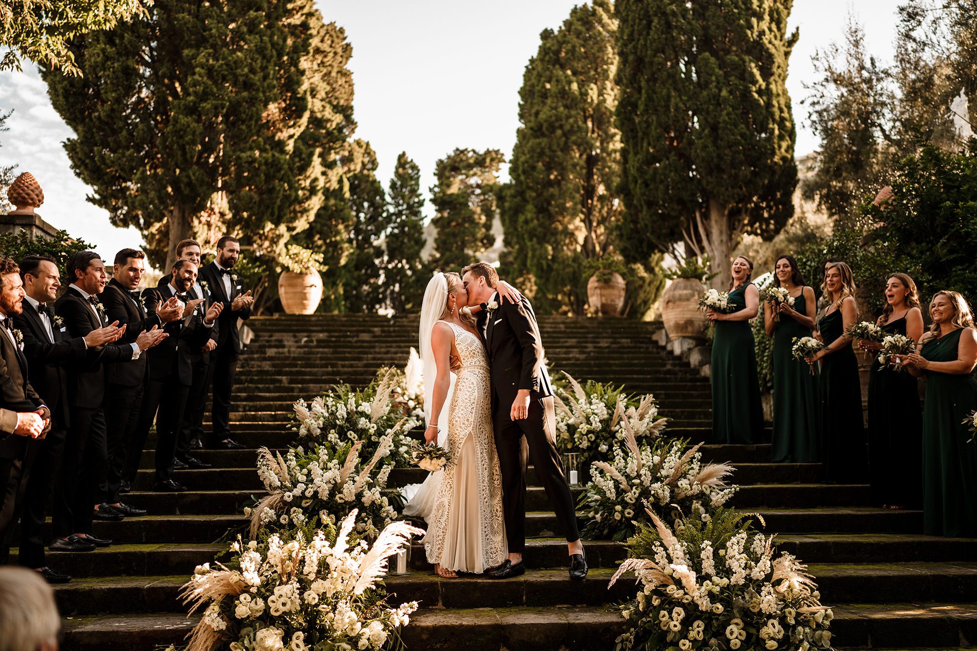 This image shows the best time of yea for an Italy wedding.
