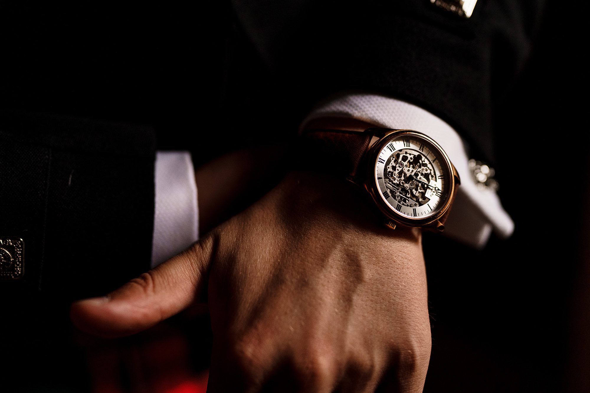 grooms watch