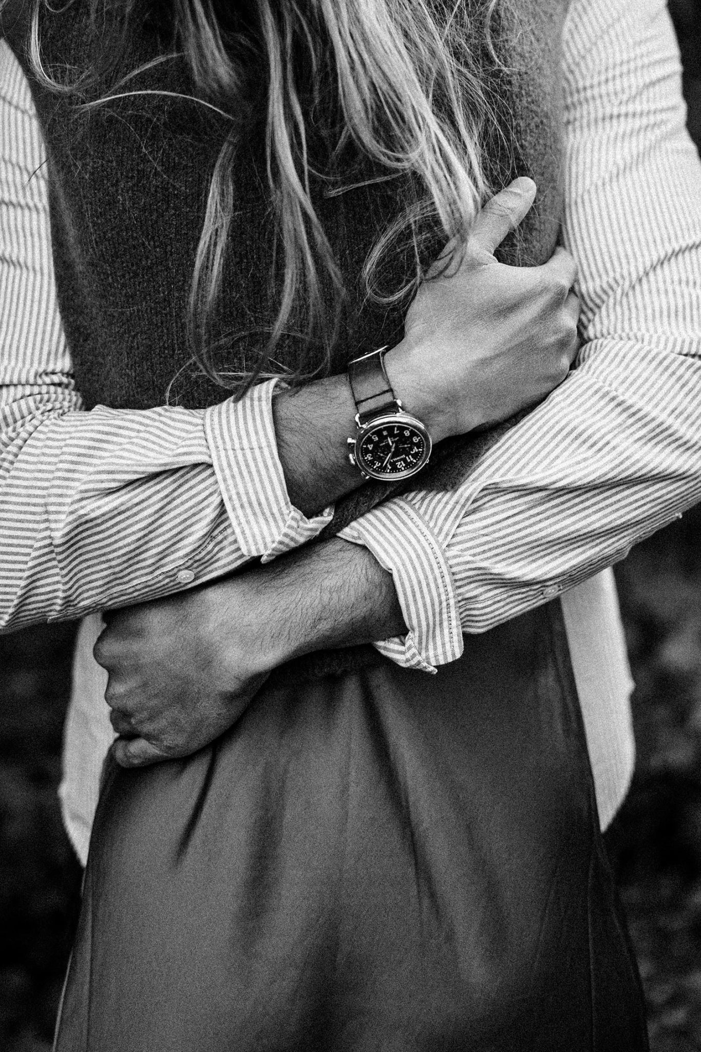 tight hugs shot by cotswolds proposal photographer