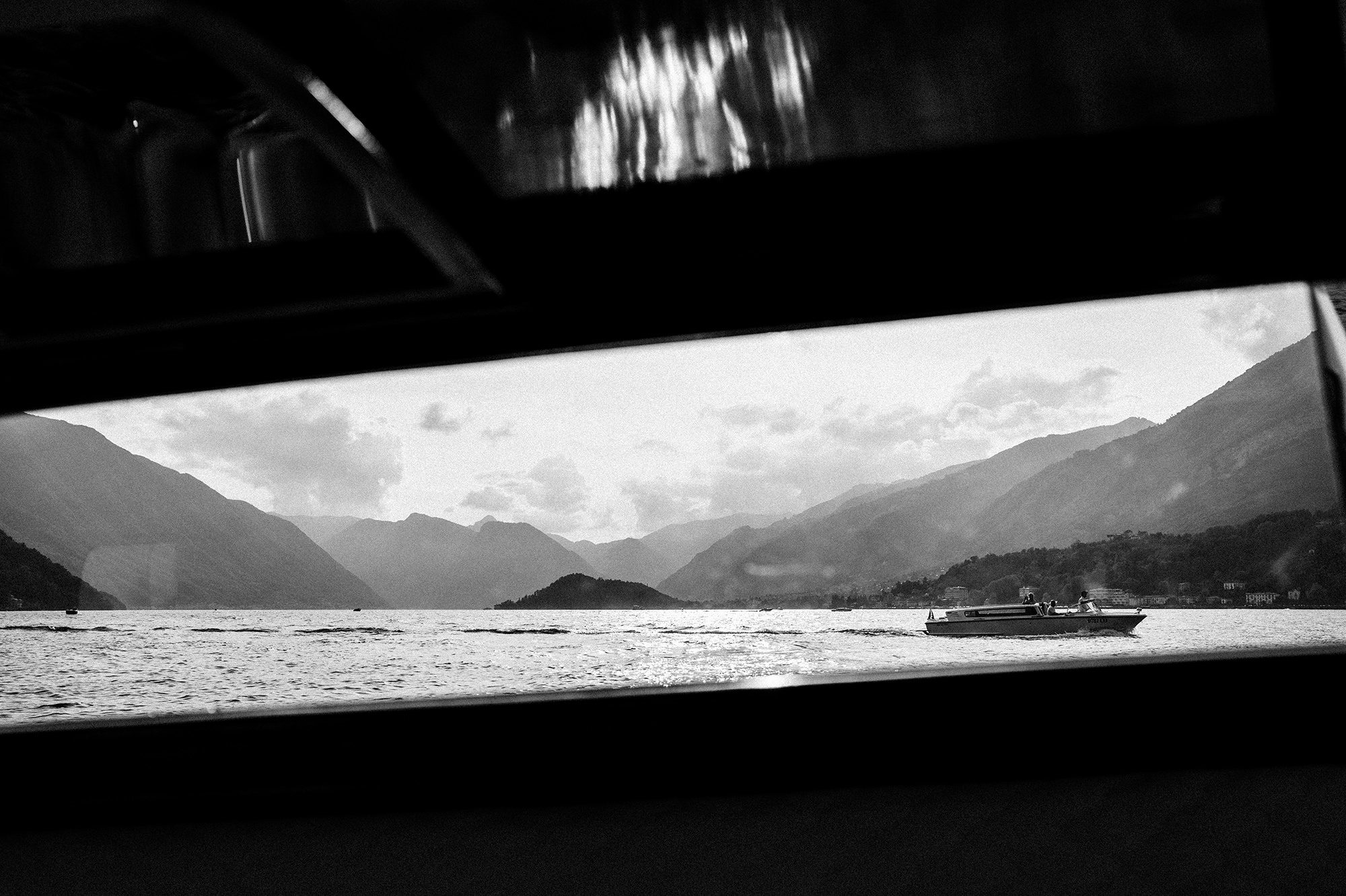 photoshoot on lake como