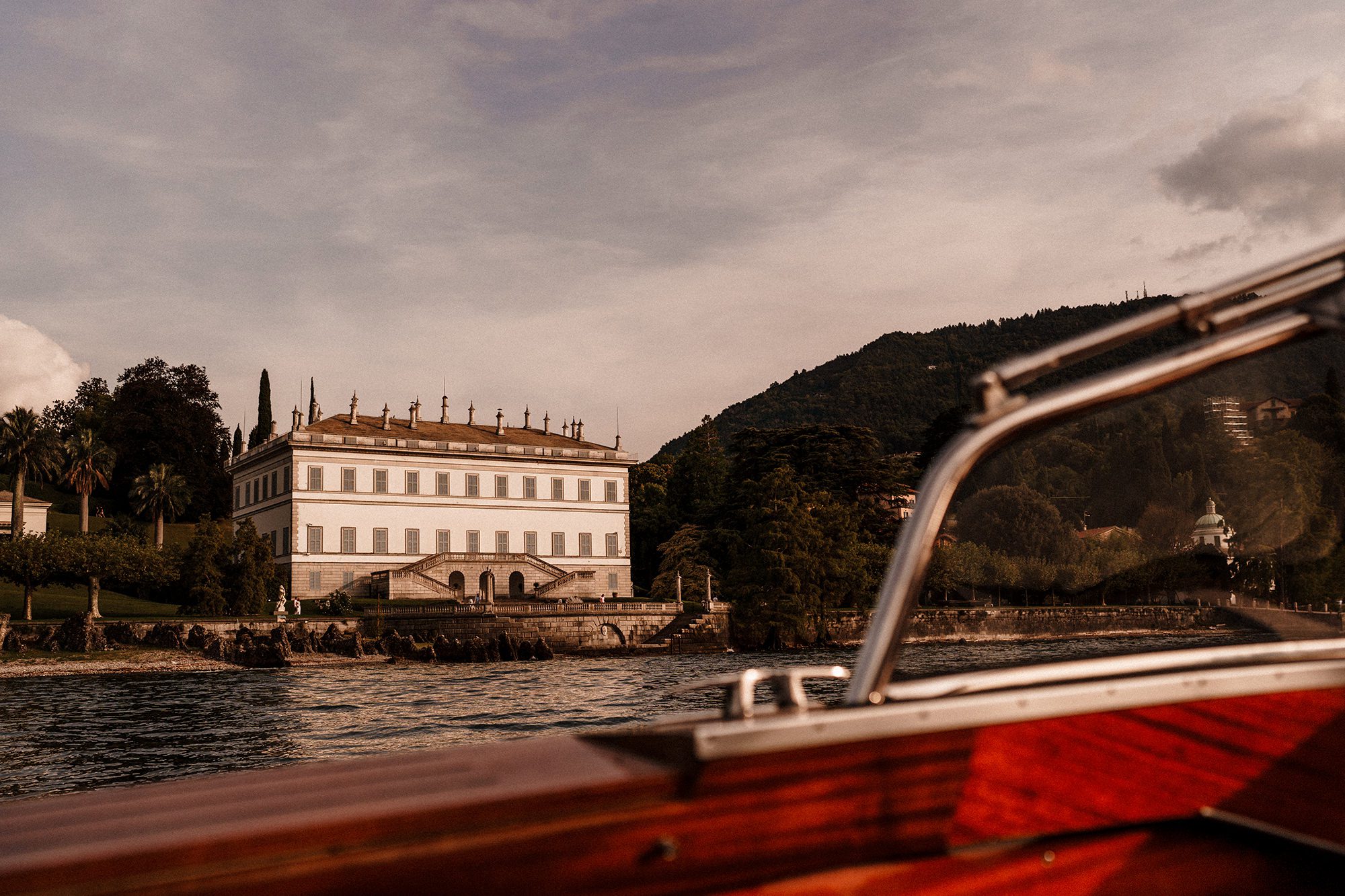 view of vill on lake como