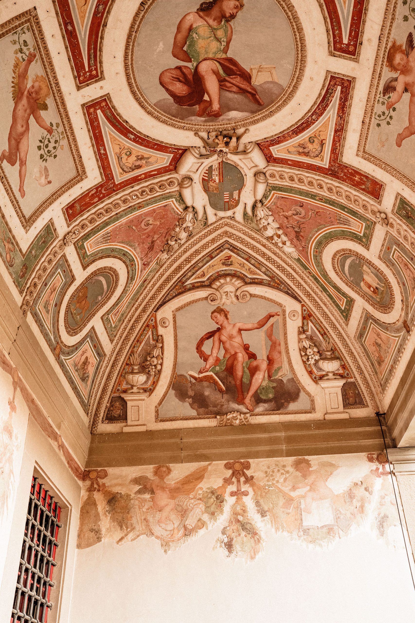 Painted ceilings provide an excellent backdrop for Tenuta di Artimino Wedding Photography