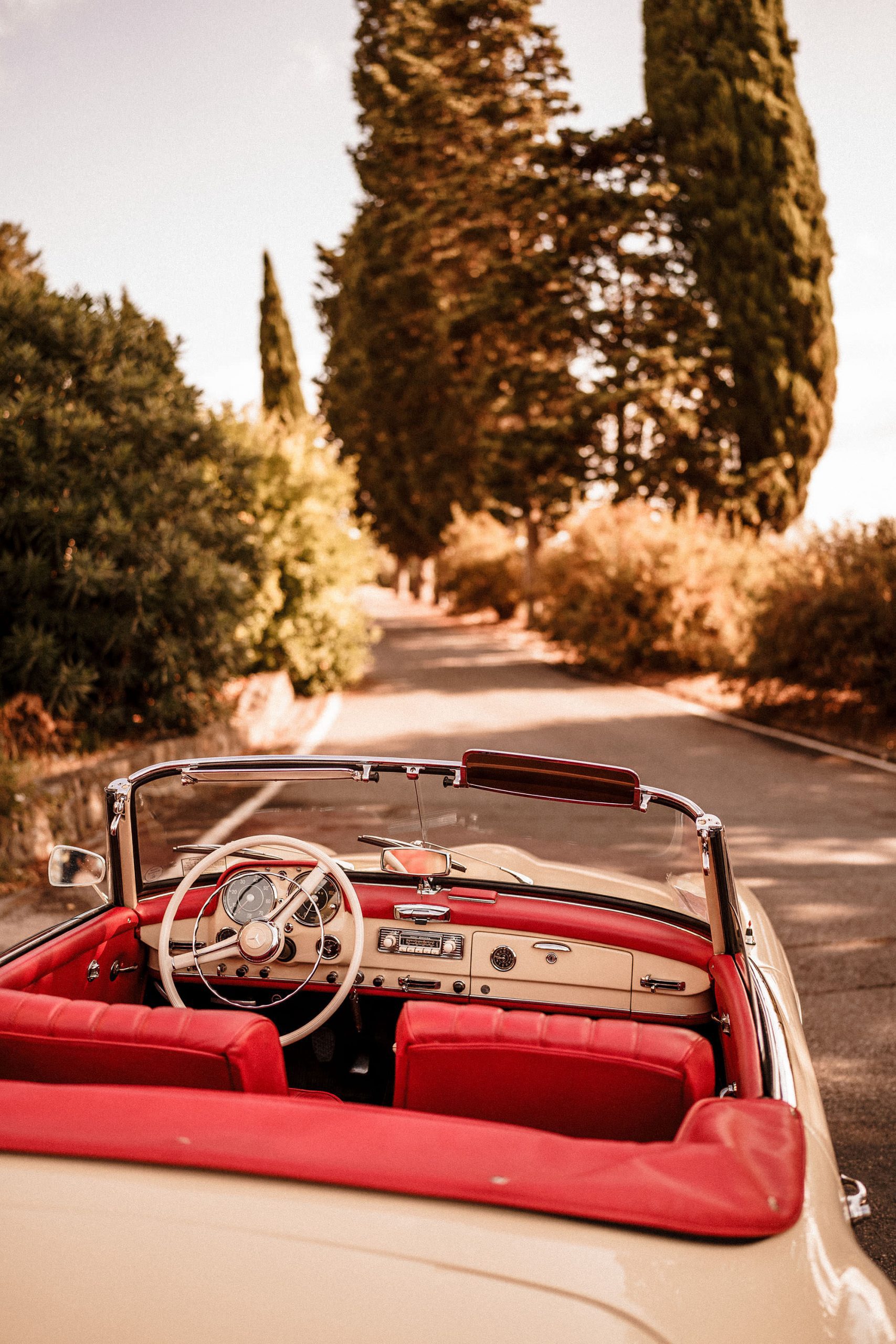 wedding car in tuscany artimino