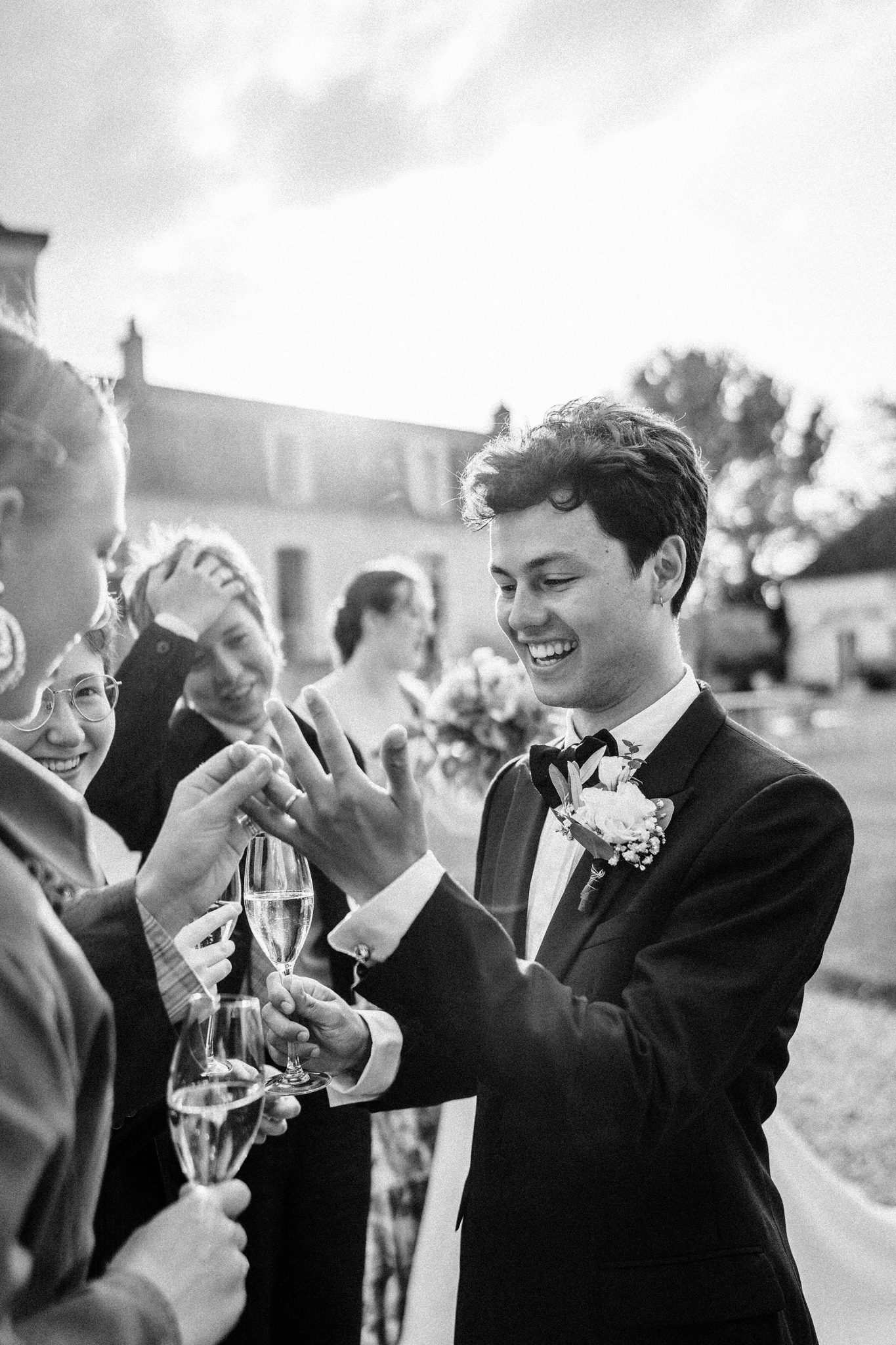 editorial wedding photographers approch to natural moments